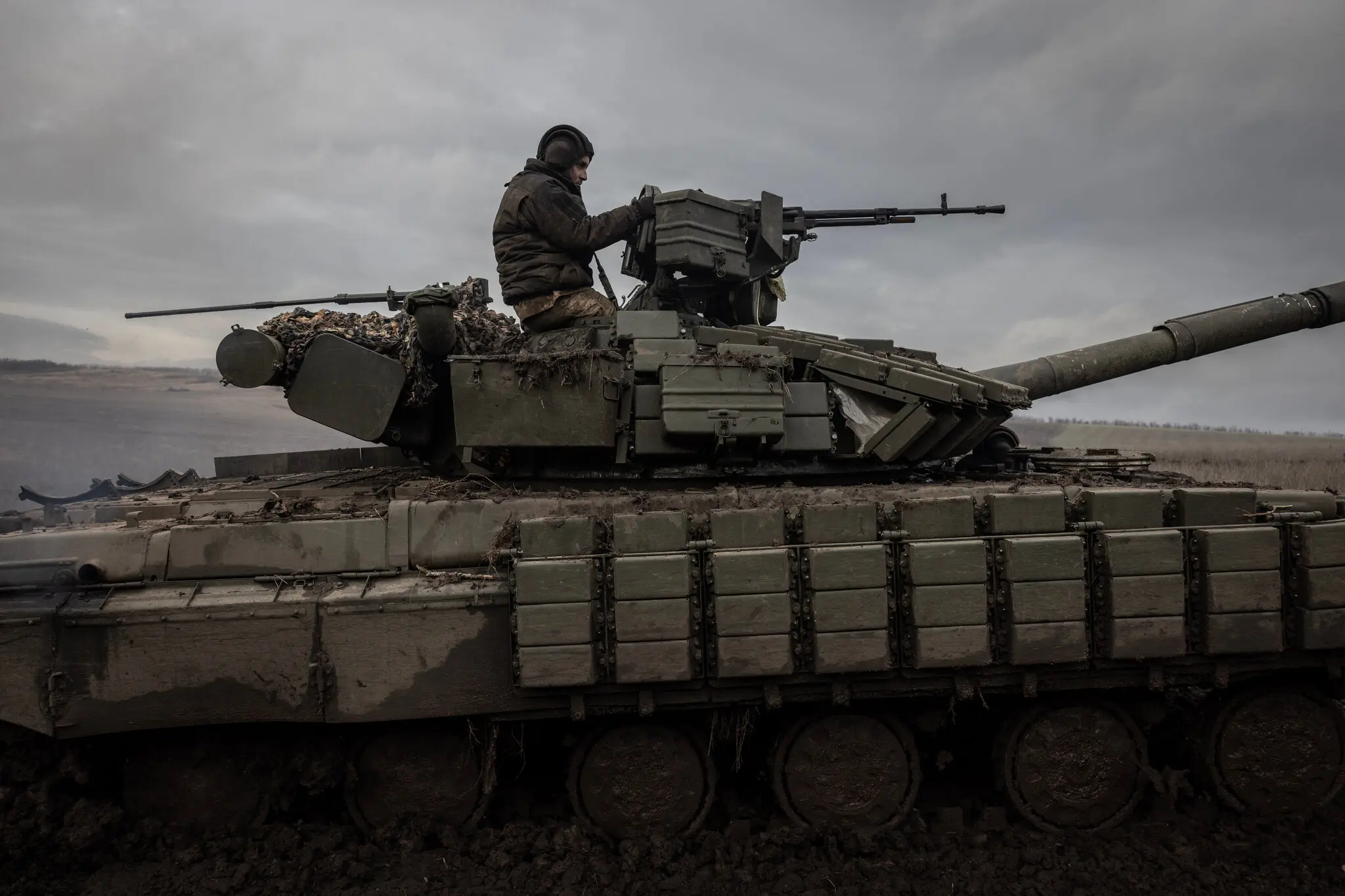 Боєць 17-ї танкової бригади ЗСУ на передовій у Донецькій області в січні